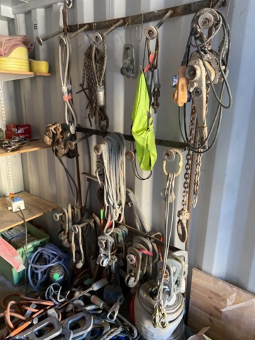 931764-13 Container 20 feet incl. content