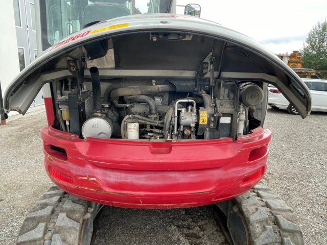 906891-28 6 ton mini excavator, Takeuchi TB260, 2017