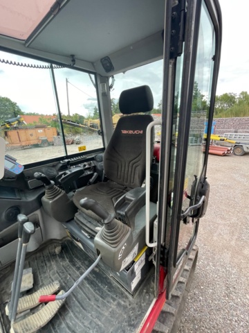 906891-16 6 ton mini excavator, Takeuchi TB260, 2017