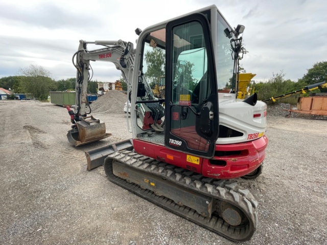 906891-30 6 ton mini excavator, Takeuchi TB260, 2017
