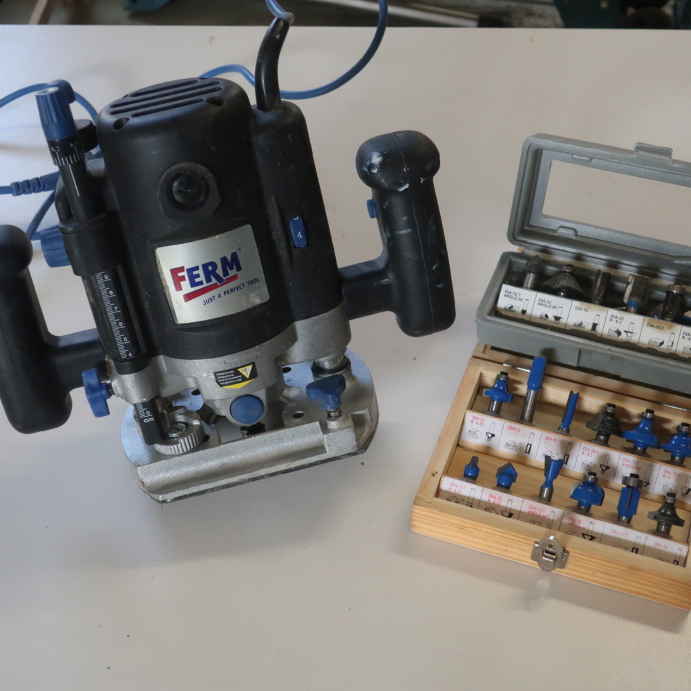 933678-1 Router, Ferm FBF-1200