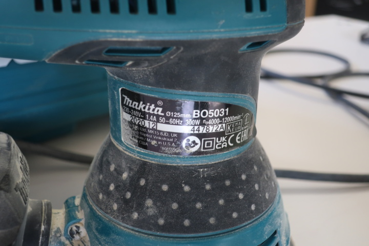 933679-4 Eccentric grinder, Makita BO5031