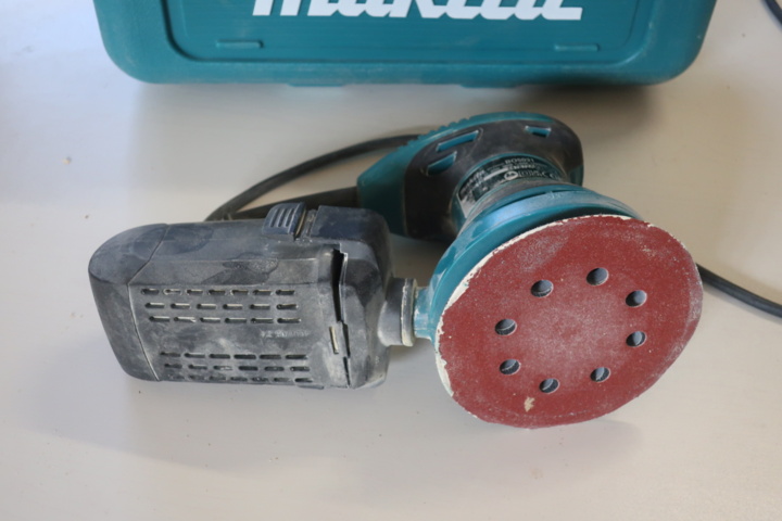 933679-5 Eccentric grinder, Makita BO5031
