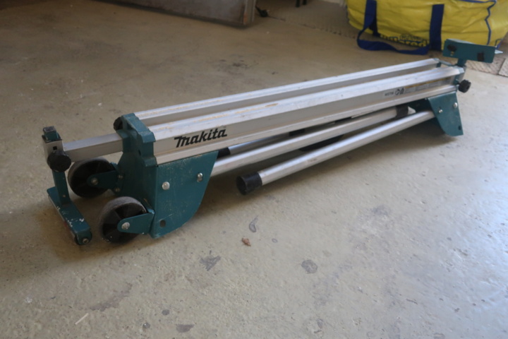 933695-8 Miter saw Makita LS0815FL with bench