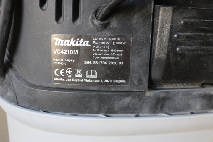 933696-5 Rough vacuum cleaner, Makita VC4210M