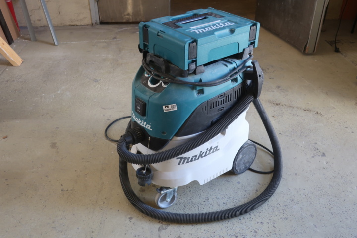 933696-8 Rough vacuum cleaner, Makita VC4210M