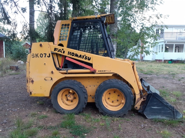 935053-1 Komatsu SK07J incl. tool