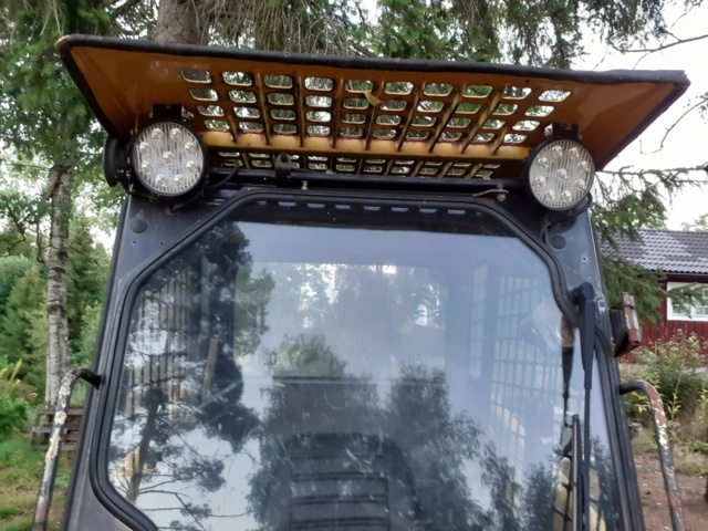 935053-26 Komatsu SK07J incl. tool