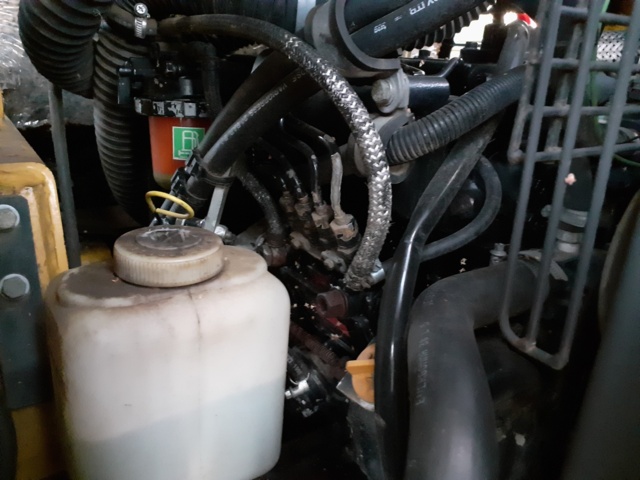 935053-34 Komatsu SK07J incl. tool