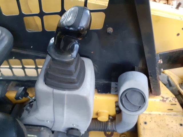 935053-39 Komatsu SK07J incl. tool