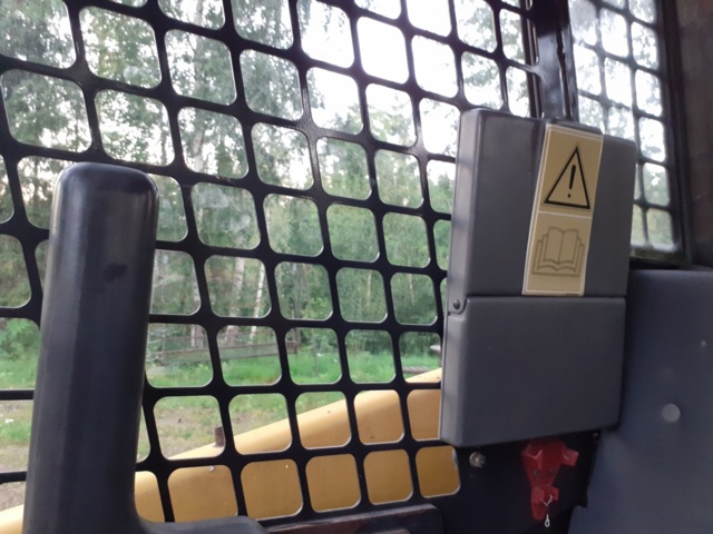 935053-41 Komatsu SK07J incl. tool