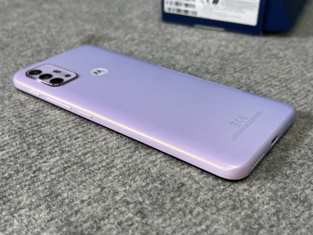 922813-6 Mobile phone, Motorola Moto G30, locked