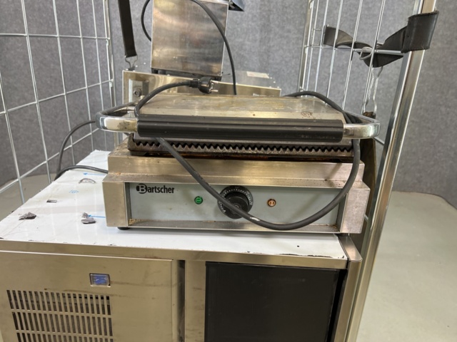 745985-2 Collection of restaurant machines