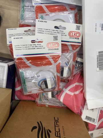 935584-3 Electrical and lighting items etc. Lux, Hidealite, Elko etc