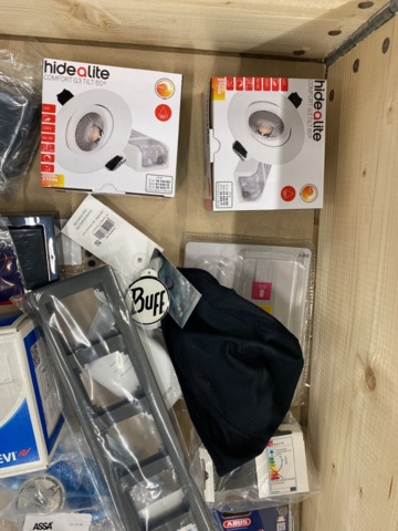 935584-9 Electrical and lighting items etc. Lux, Hidealite, Elko etc