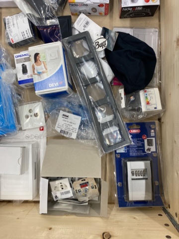 935584-10 Electrical and lighting items etc. Lux, Hidealite, Elko etc