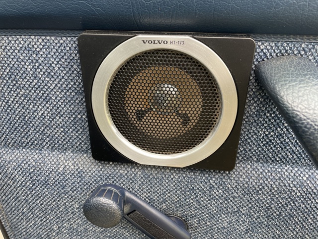 872335-15 Volvo 244 2.3 - 1989