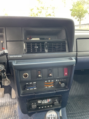 872335-19 Volvo 244 2.3 - 1989