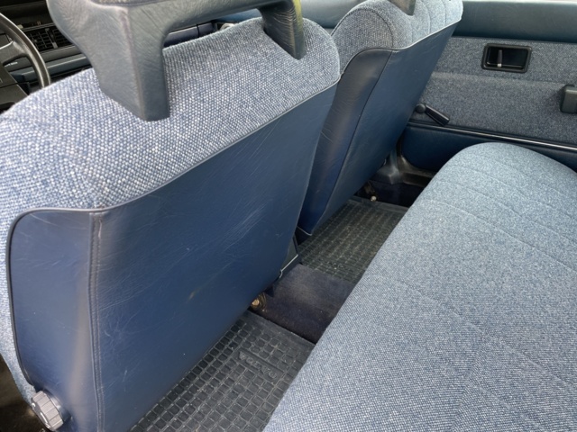 872335-26 Volvo 244 2.3 - 1989