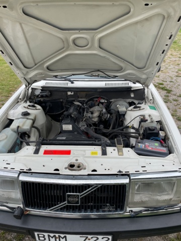 872335-28 Volvo 244 2.3 - 1989