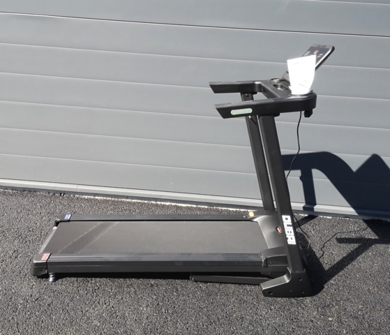 935844-1 Folding Electric Treadmill Leonardo