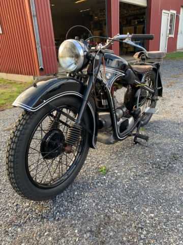 810425-8 Veteranmotorcykel med sidovagn BMW R35 -1948 (rep.objekt)