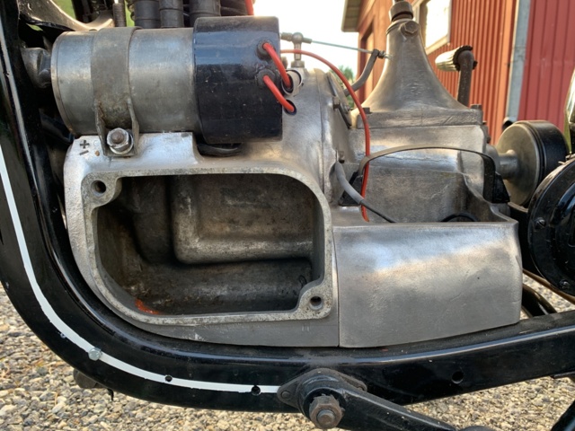 810425-10 Veteranmotorcykel med sidovagn BMW R35 -1948 (rep.objekt)