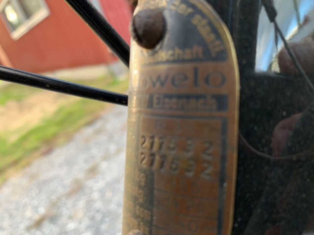 810425-24 Veteranmotorcykel med sidovagn BMW R35 -1948 (rep.objekt)