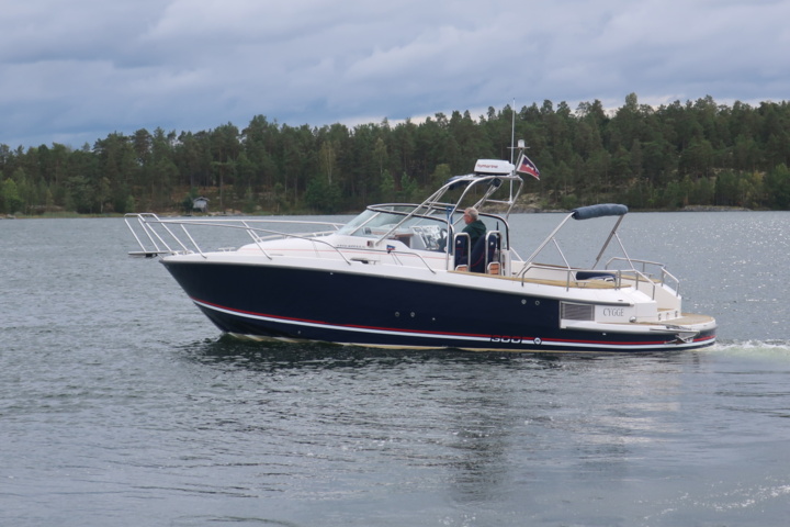 935931-7 Nimbus 300 R, 2 x Volvo Penta KAD 300