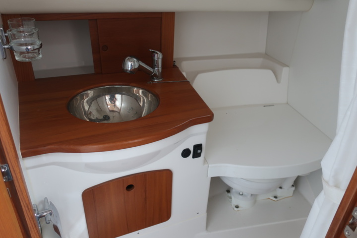 935931-82 Nimbus 300 R, 2 x Volvo Penta KAD 300