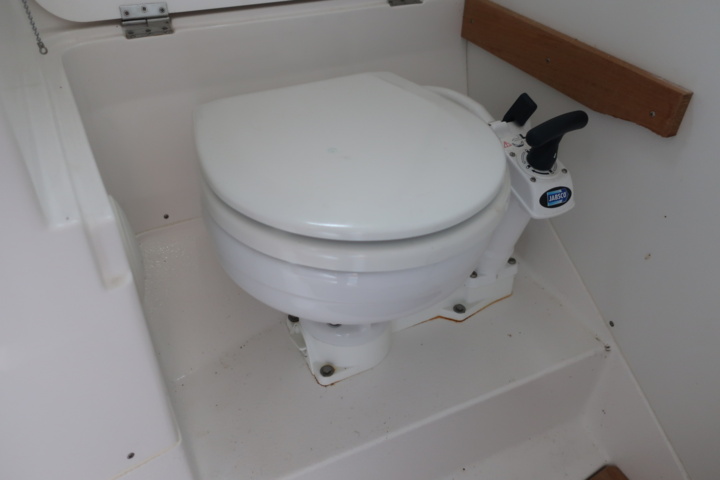 935931-86 Nimbus 300 R, 2 x Volvo Penta KAD 300