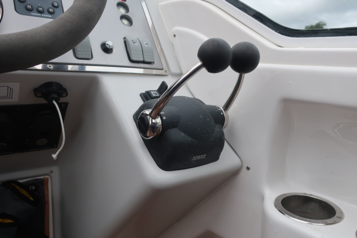 935931-95 Nimbus 300 R, 2 x Volvo Penta KAD 300