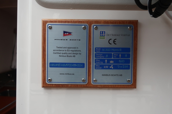 935931-96 Nimbus 300 R, 2 x Volvo Penta KAD 300