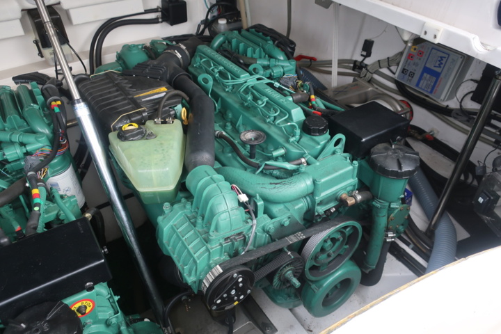 935931-102 Nimbus 300 R, 2 x Volvo Penta KAD 300