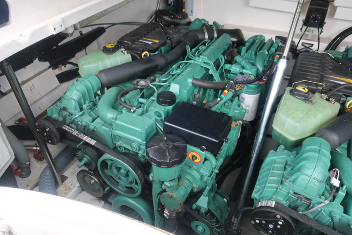 935931-103 Nimbus 300 R, 2 x Volvo Penta KAD 300