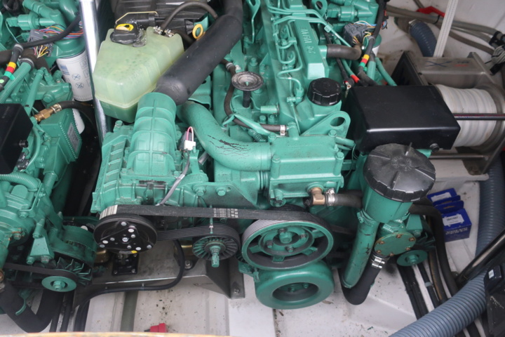 935931-104 Nimbus 300 R, 2 x Volvo Penta KAD 300