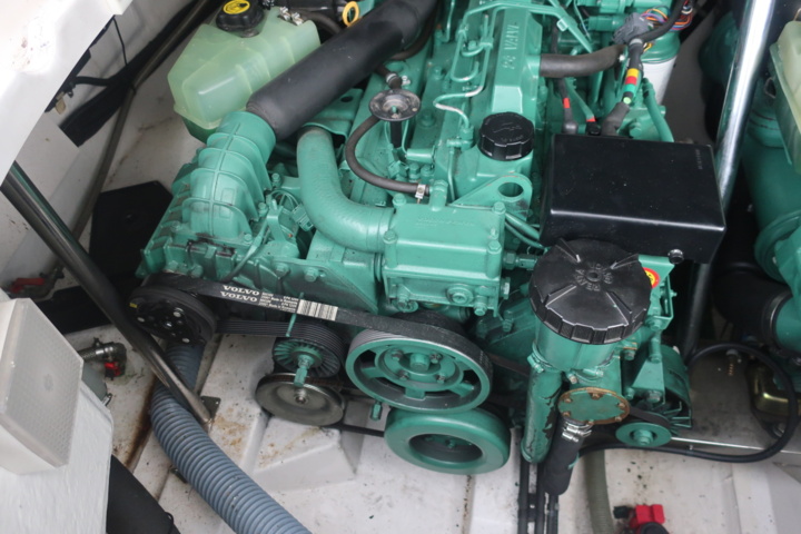 935931-106 Nimbus 300 R, 2 x Volvo Penta KAD 300