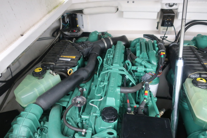 935931-107 Nimbus 300 R, 2 x Volvo Penta KAD 300