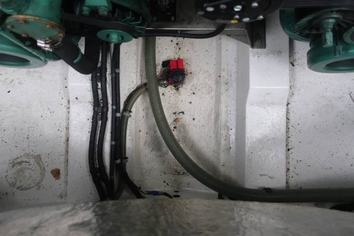 935931-109 Nimbus 300 R, 2 x Volvo Penta KAD 300