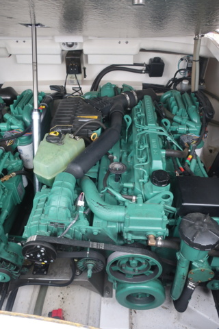 935931-111 Nimbus 300 R, 2 x Volvo Penta KAD 300