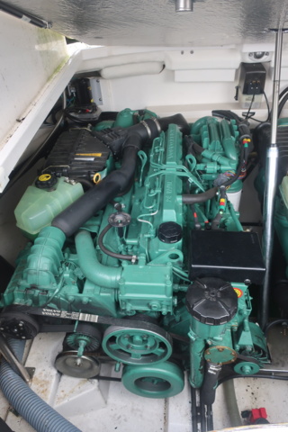 935931-112 Nimbus 300 R, 2 x Volvo Penta KAD 300