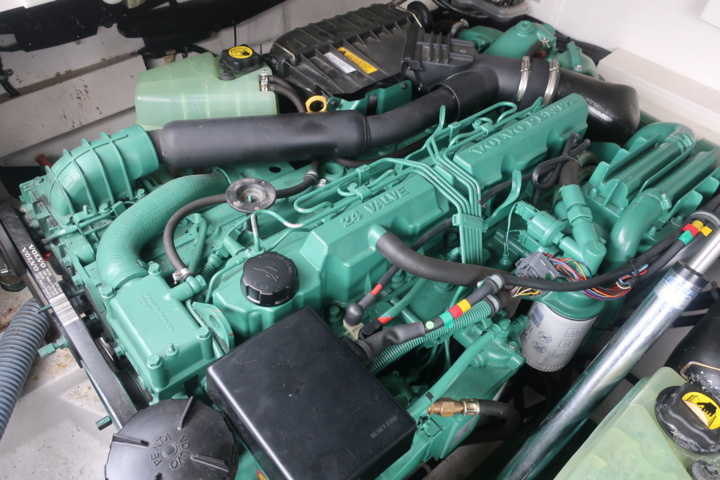 935931-113 Nimbus 300 R, 2 x Volvo Penta KAD 300