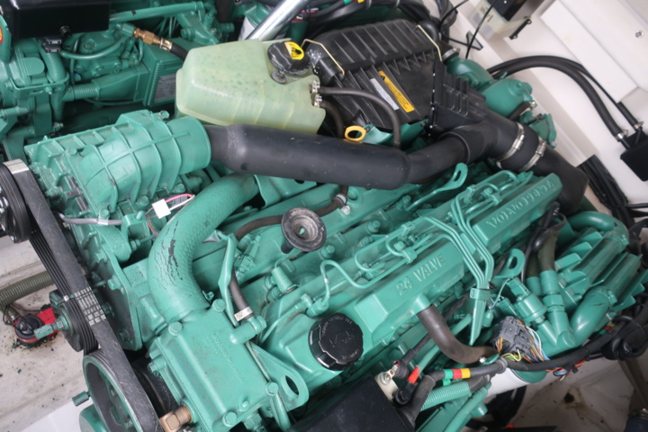 935931-114 Nimbus 300 R, 2 x Volvo Penta KAD 300