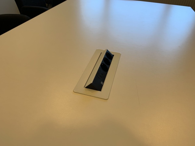 935932-6 Conference furniture