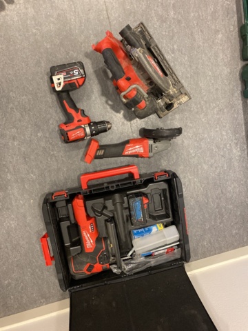 935950-2 Milwaukee tools, 4 pieces and box