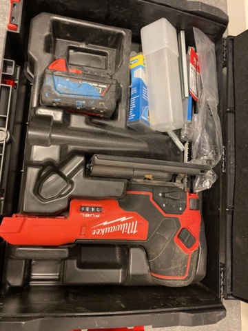 935950-11 Milwaukee tools, 4 pieces and box