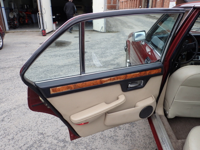 936340-52 Jaguar Daimler Sovereign - 1982