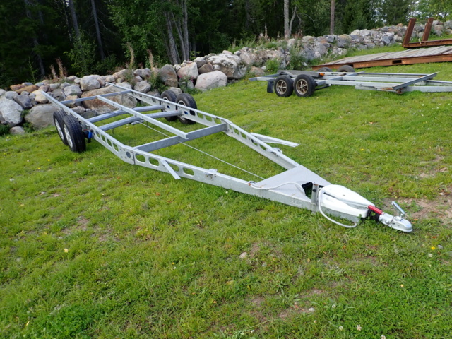 889383-1 Caravan undercarriage -2011