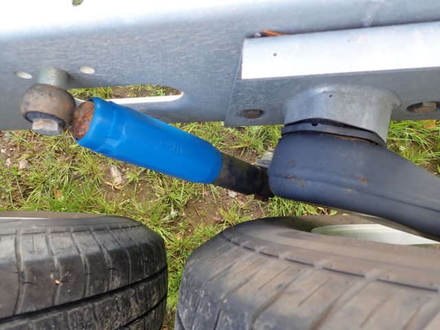 889383-10 Caravan undercarriage -2011