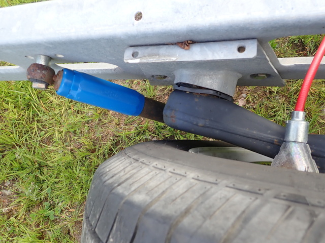 889383-11 Caravan undercarriage -2011